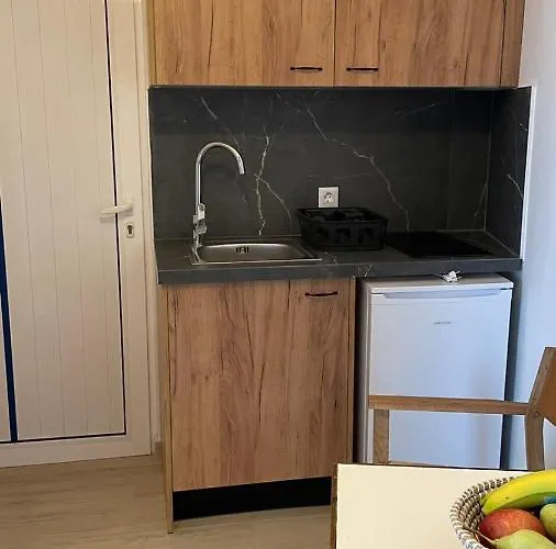 Gennadi Beach Apartments Jenádi