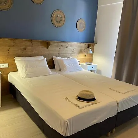 Gennadi Beach Apartments 3* גנאדי