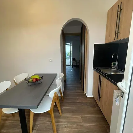 Gennadi Beach Apartments מלון דירות