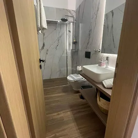 Gennadi Beach Apartments גנאדי